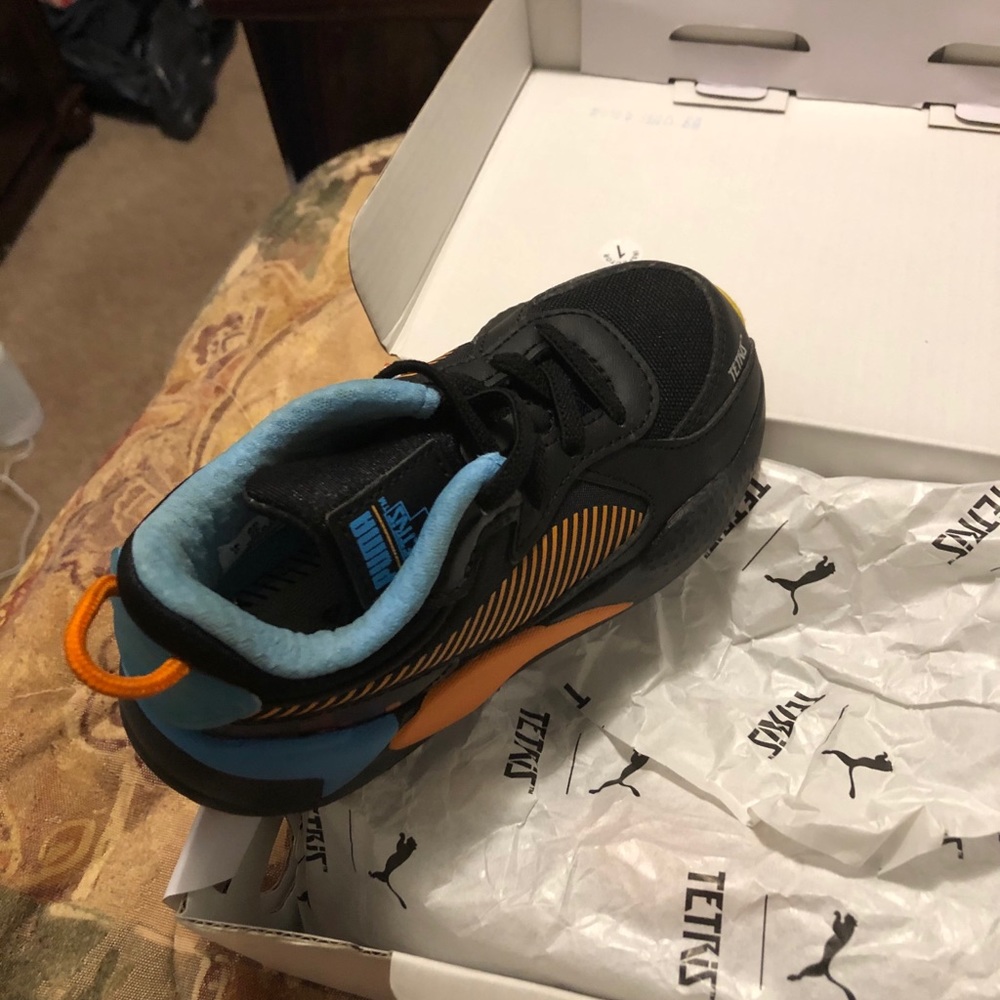 Sneakers